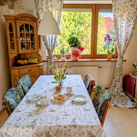 Alloggio in famiglia Ciche W Pieknym Ogrodzie Pecice Male